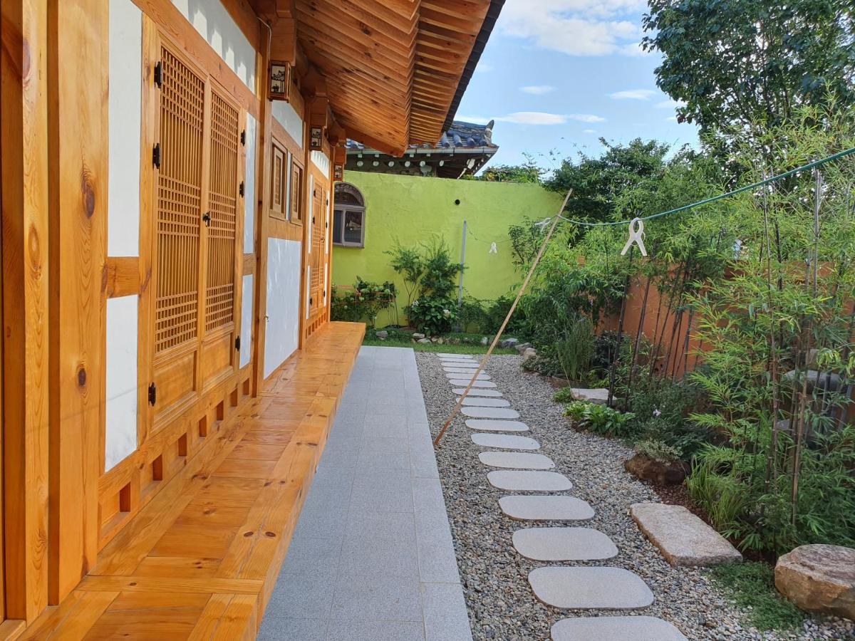 Sieunjae Bed & Breakfast Gyeongju Bagian luar foto