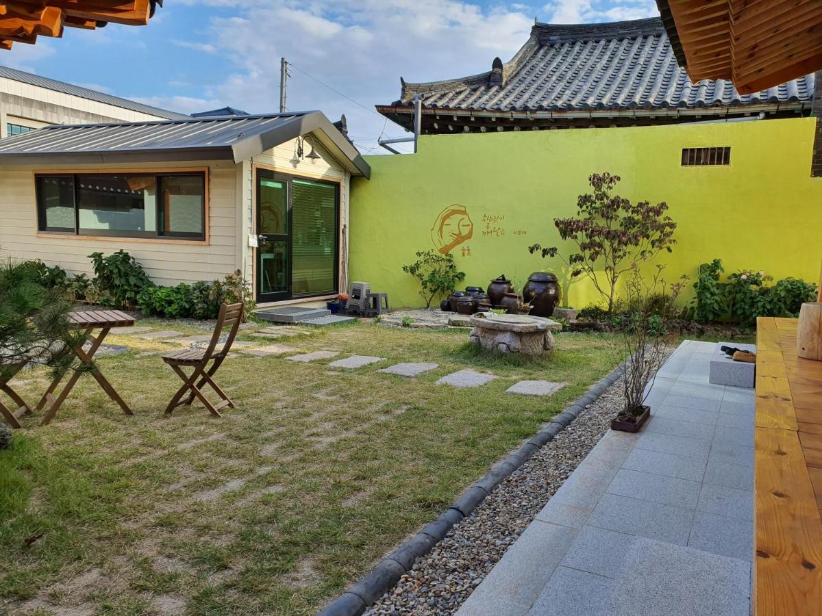 Sieunjae Bed & Breakfast Gyeongju Bagian luar foto