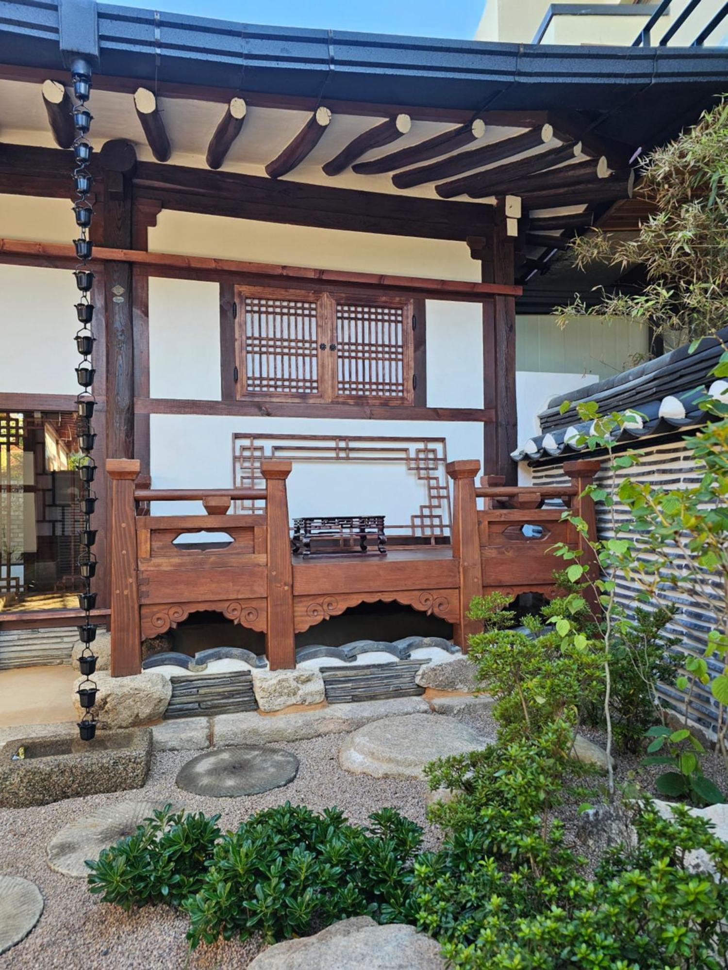 Sieunjae Bed & Breakfast Gyeongju Bagian luar foto